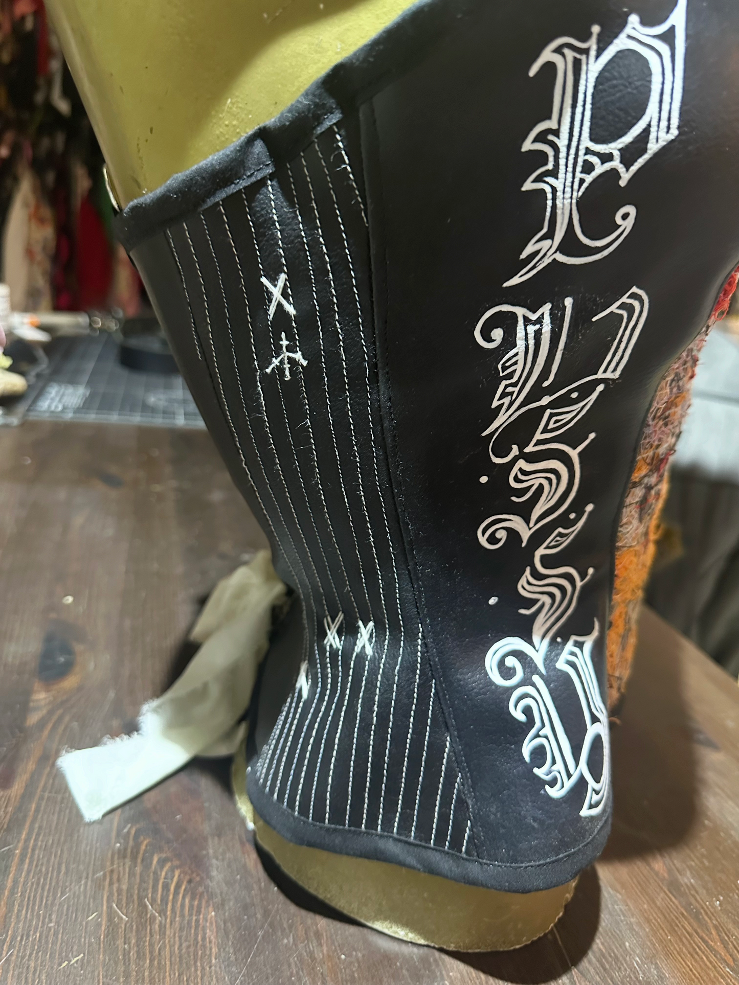The Pussy Tattie - Black Corset